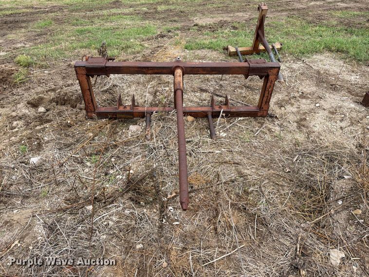 image for item ES1093 (3) hay bale spears