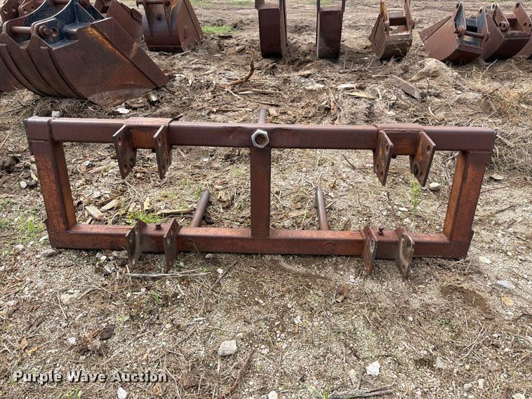 image for item ES1093 (3) hay bale spears