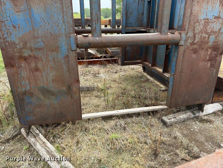 image for item ES1097 MH8 manhole box