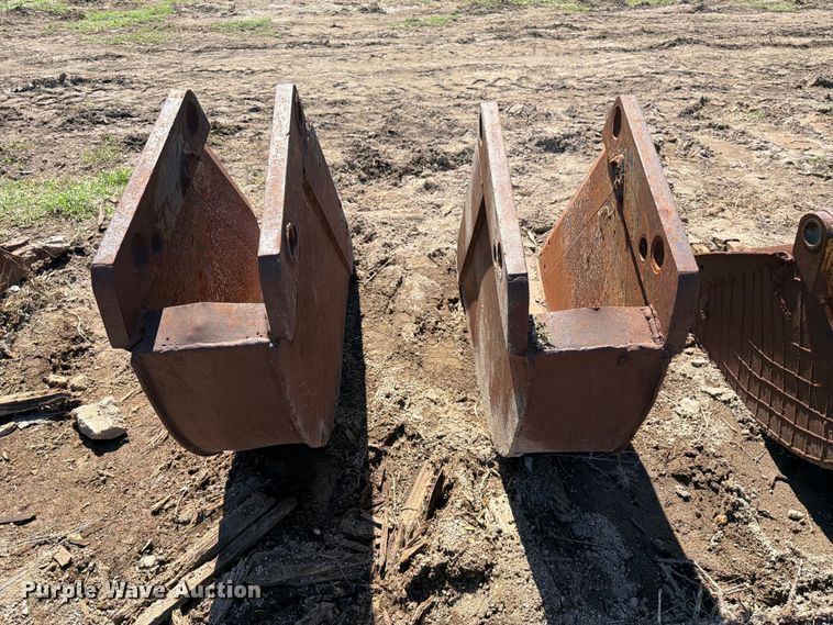image for item ES1103 (2) buckets