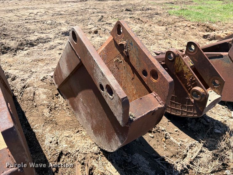 image for item ES1103 (2) buckets