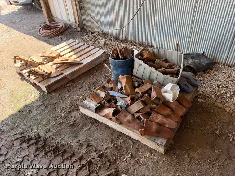 Pallet of bucket teeth