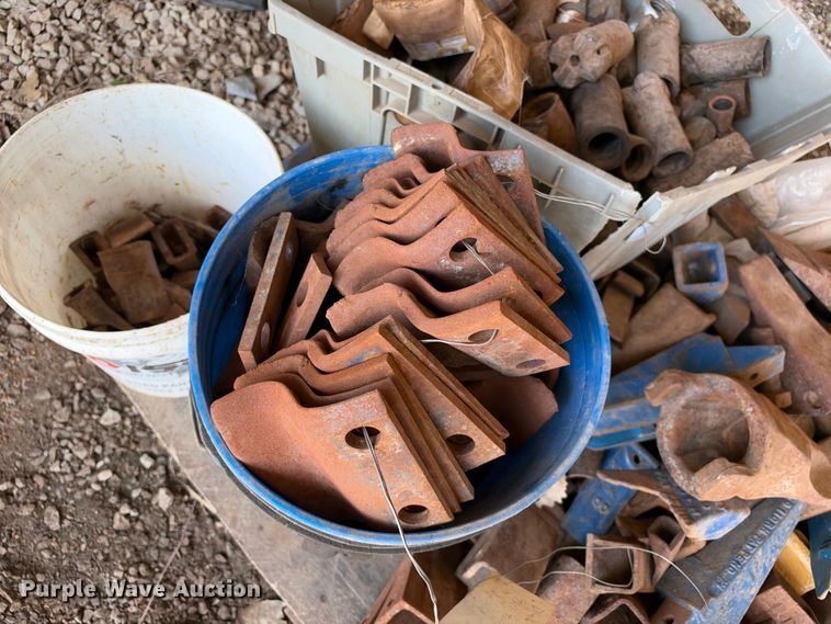 image for item EX2235 Pallet of bucket teeth 