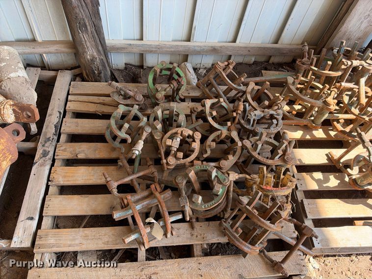 image for item EX2236 Pipe cage clamps