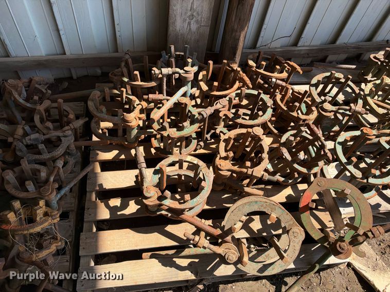 image for item EX2236 Pipe cage clamps