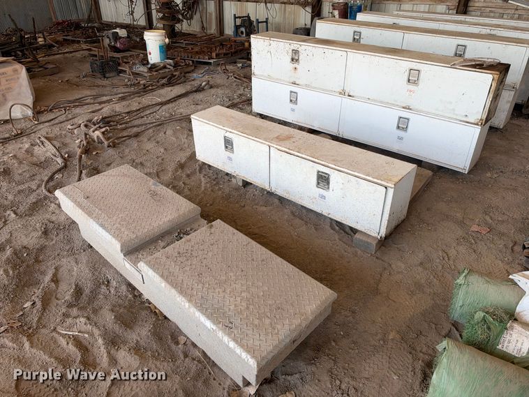 (4) toolboxes