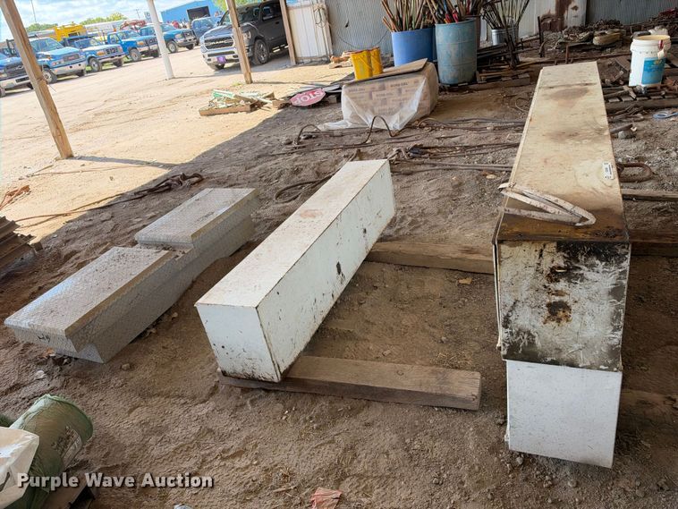 image for item EX2242 (4) toolboxes