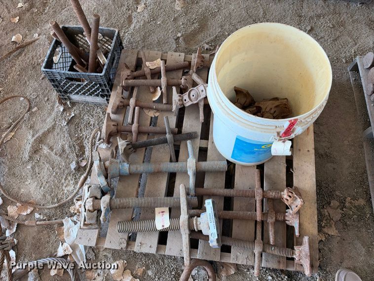 image for item EX2249 Approximately 20 shoring screw jacks