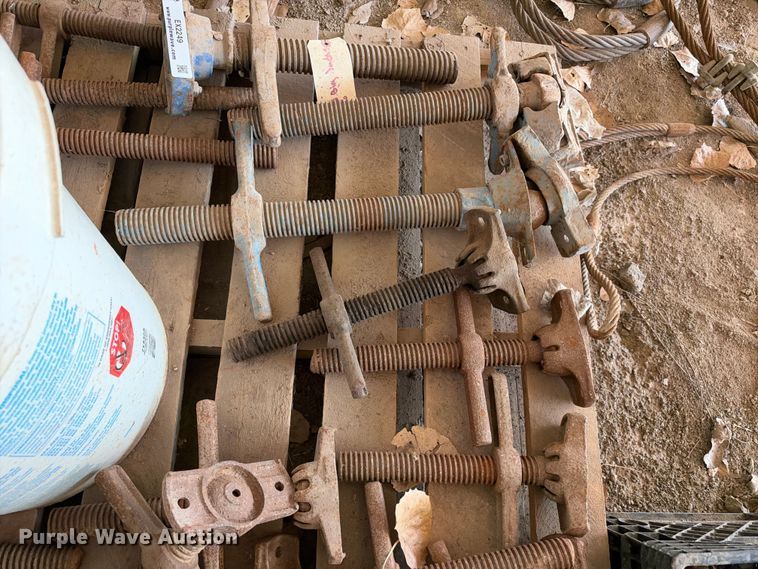 image for item EX2249 Approximately 20 shoring screw jacks