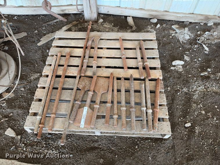 image for item EX2251 Approximately 17 pneumatic jack hammer bits