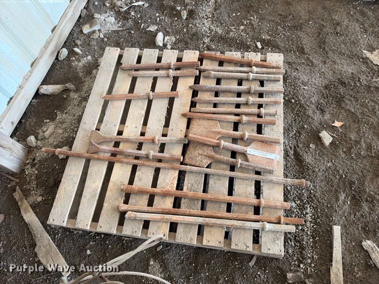 image for item EX2251 Approximately 17 pneumatic jack hammer bits