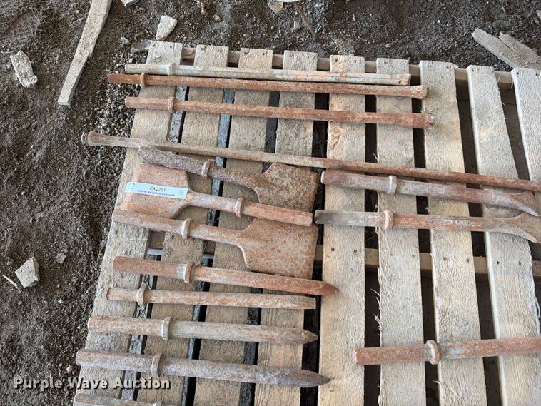 image for item EX2251 Approximately 17 pneumatic jack hammer bits