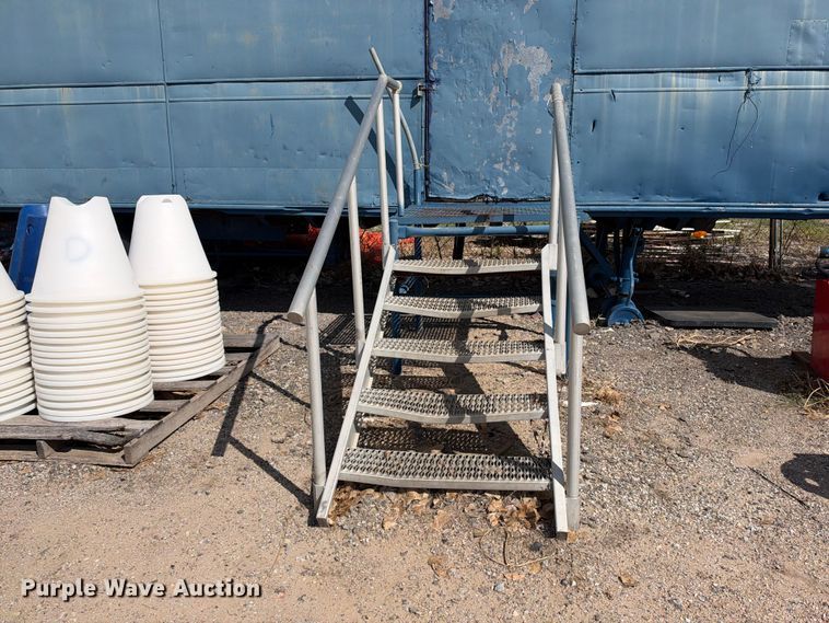 image for item EX2257 Stairs and platform 