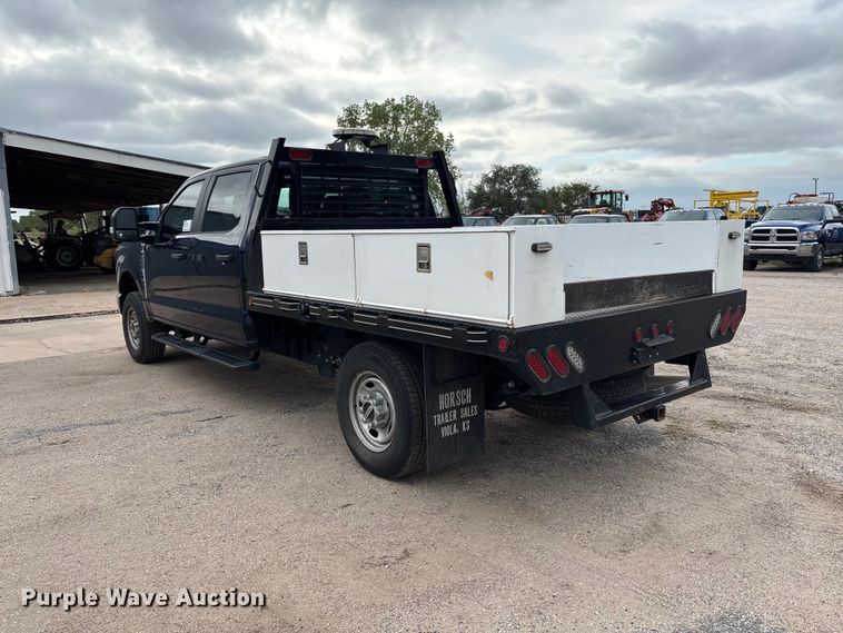image for item FK3728 2024 Ford F250 Crew Cab flatbed pickup truck