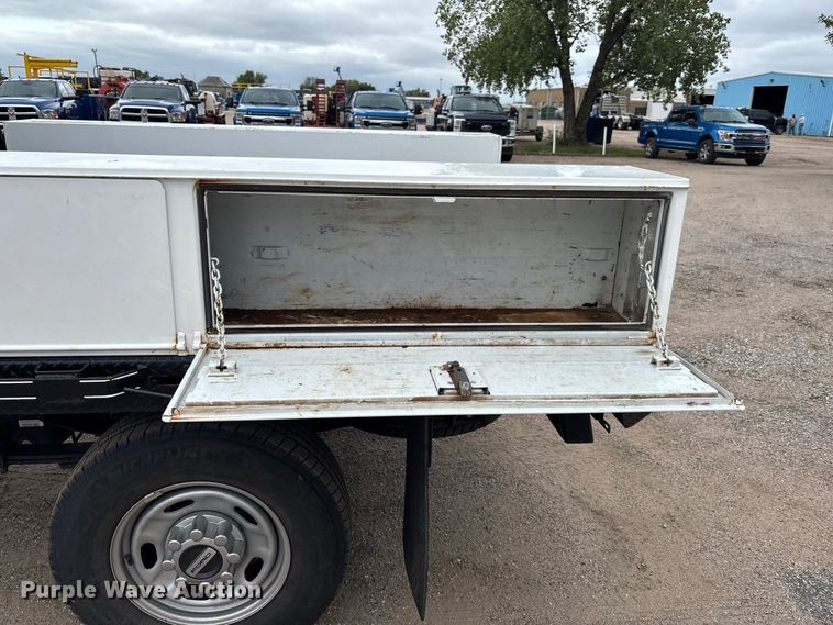 image for item FK3728 2024 Ford F250 Crew Cab flatbed pickup truck