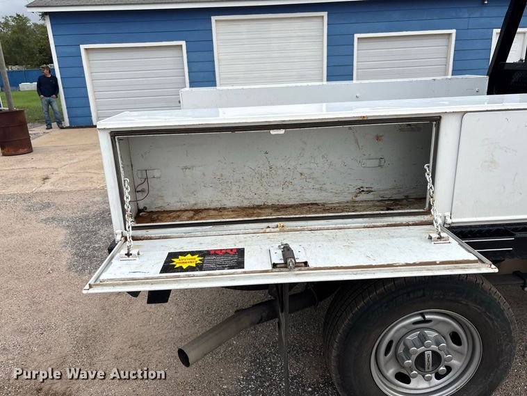 image for item FK3728 2024 Ford F250 Crew Cab flatbed pickup truck