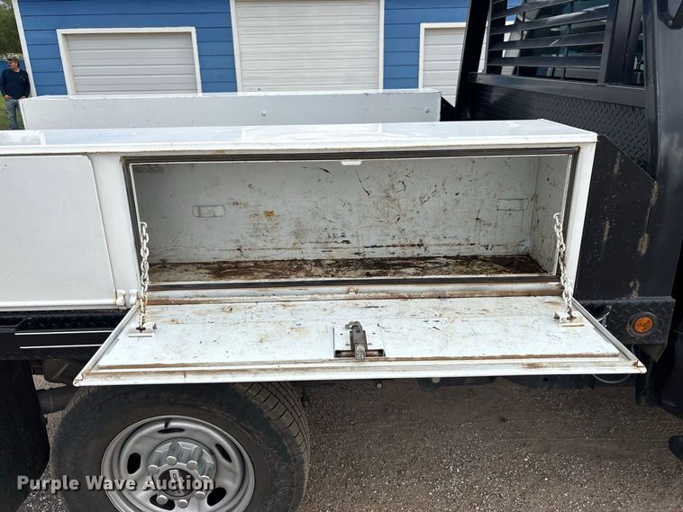 image for item FK3728 2024 Ford F250 Crew Cab flatbed pickup truck