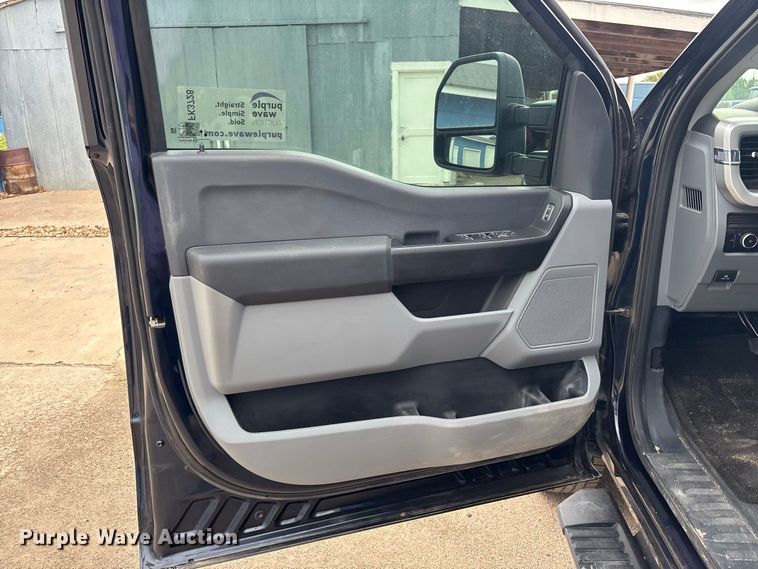 image for item FK3728 2024 Ford F250 Crew Cab flatbed pickup truck