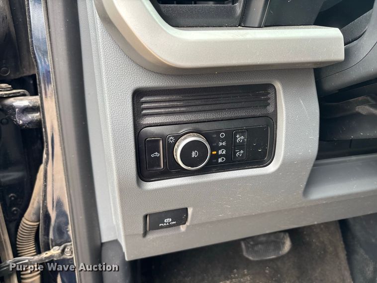 image for item FK3728 2024 Ford F250 Crew Cab flatbed pickup truck