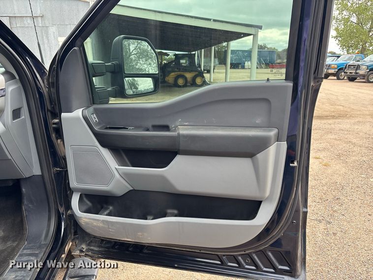 image for item FK3728 2024 Ford F250 Crew Cab flatbed pickup truck