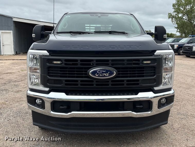 image for item FK3729 2024 Ford F250 Crew Cab flatbed pickup truck