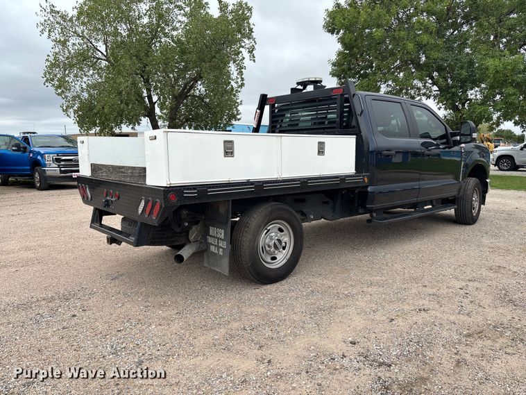 image for item FK3729 2024 Ford F250 Crew Cab flatbed pickup truck
