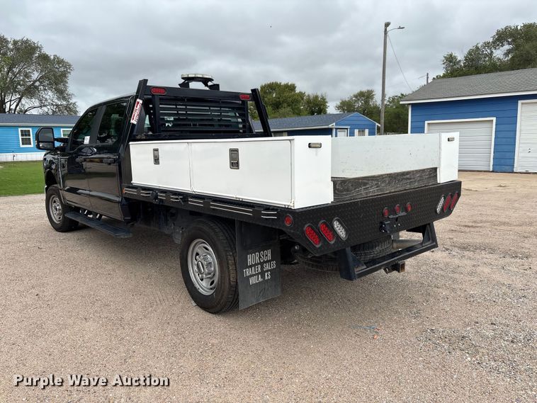 image for item FK3729 2024 Ford F250 Crew Cab flatbed pickup truck