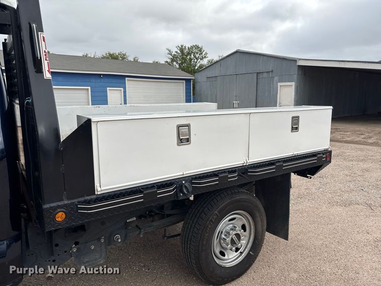 image for item FK3729 2024 Ford F250 Crew Cab flatbed pickup truck