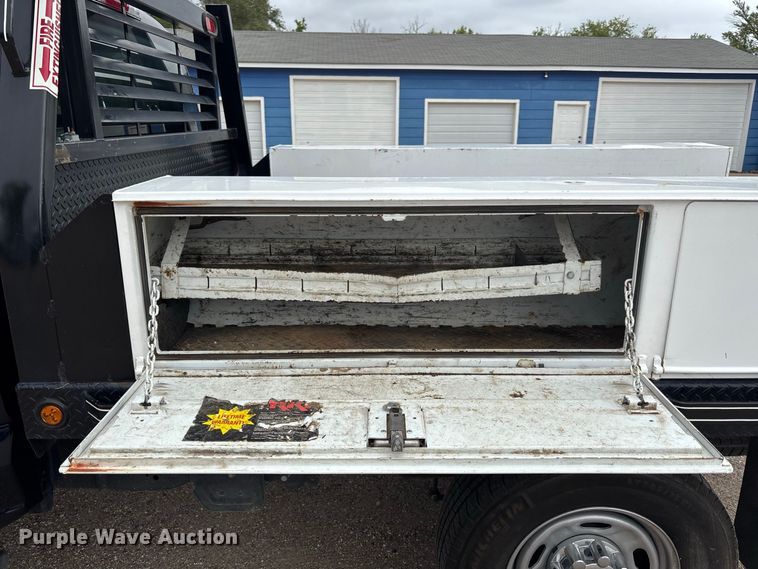 image for item FK3729 2024 Ford F250 Crew Cab flatbed pickup truck