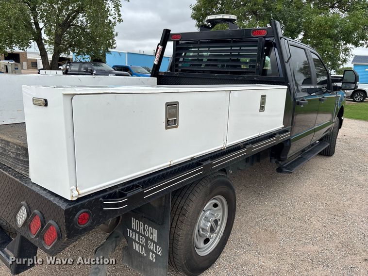 image for item FK3729 2024 Ford F250 Crew Cab flatbed pickup truck