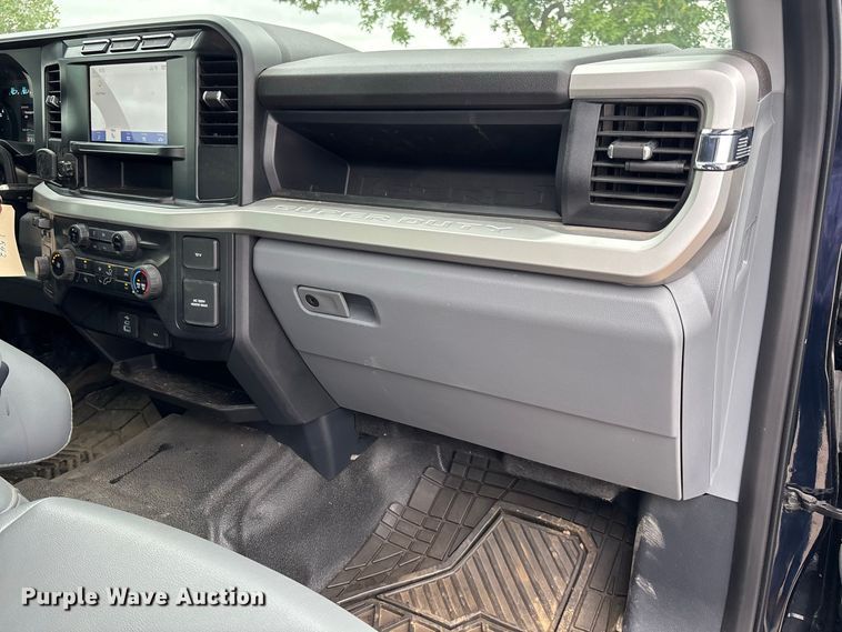 image for item FK3729 2024 Ford F250 Crew Cab flatbed pickup truck