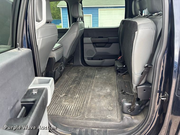 image for item FK3729 2024 Ford F250 Crew Cab flatbed pickup truck
