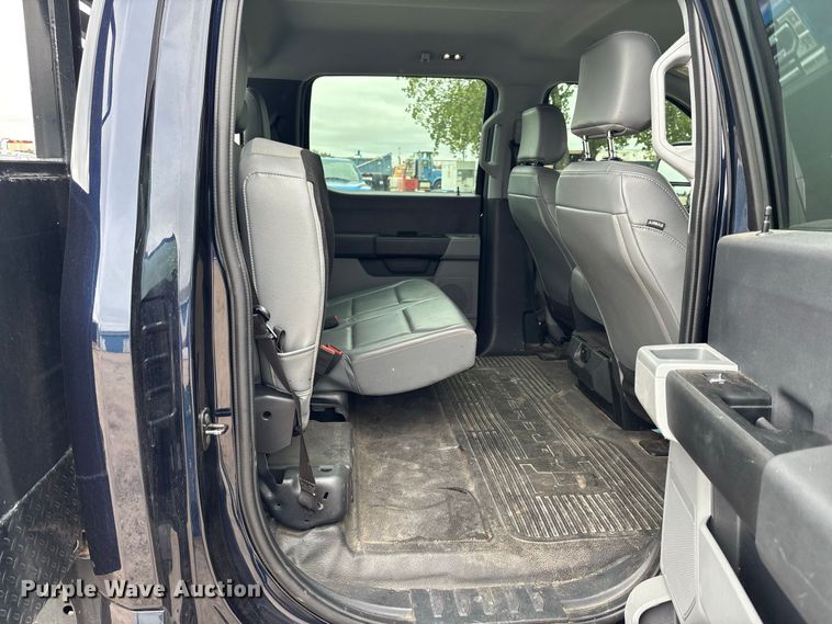 image for item FK3729 2024 Ford F250 Crew Cab flatbed pickup truck