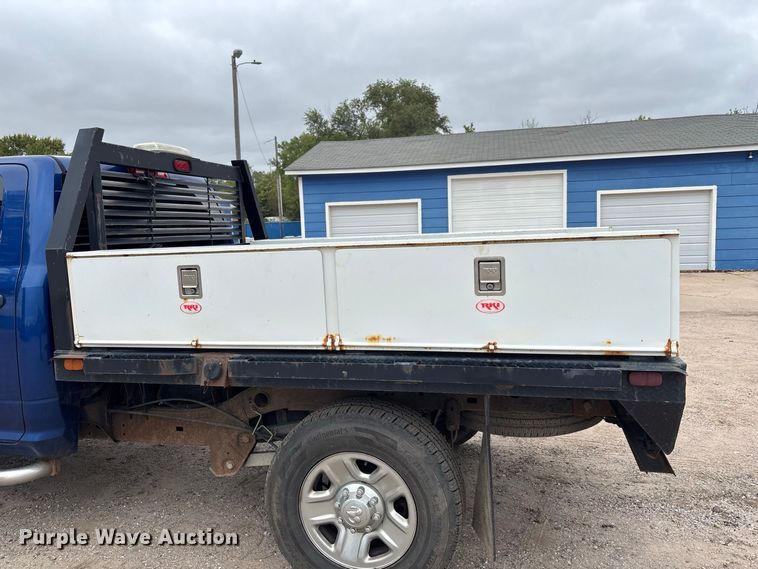 image for item FK3732 2016 RAM Dodge 2500 Crew Cab flatbed pickup truck