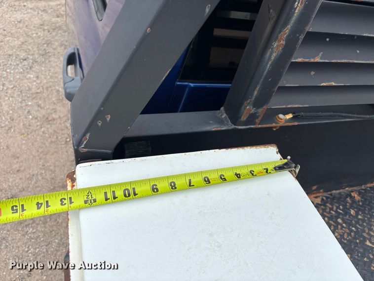 image for item FK3732 2016 RAM Dodge 2500 Crew Cab flatbed pickup truck