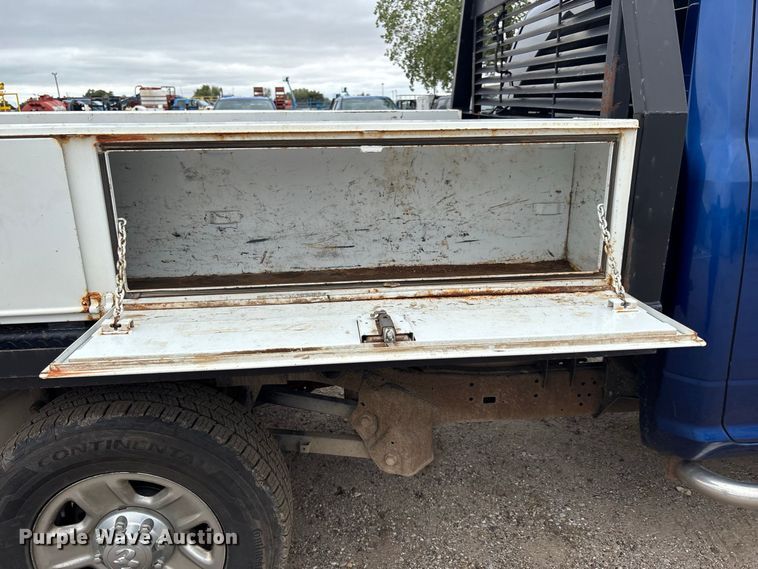 image for item FK3732 2016 RAM Dodge 2500 Crew Cab flatbed pickup truck