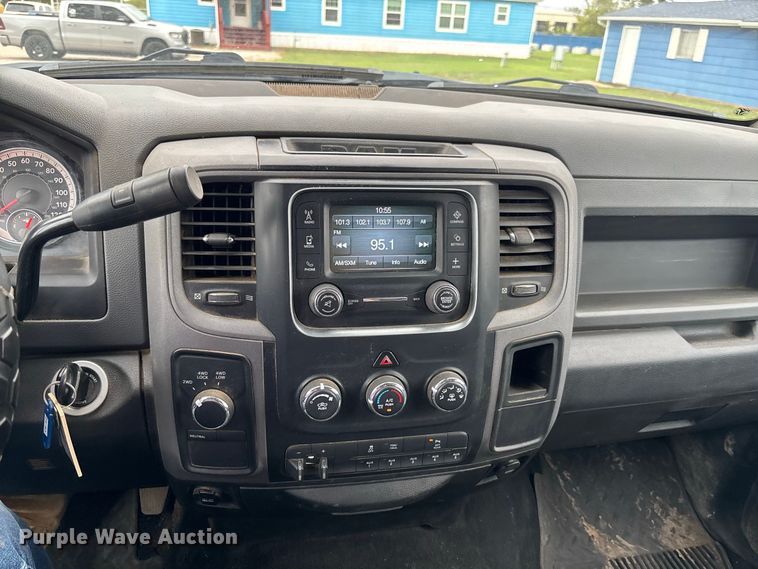 image for item FK3732 2016 RAM Dodge 2500 Crew Cab flatbed pickup truck