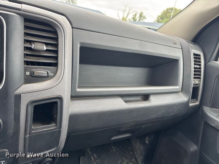 image for item FK3732 2016 RAM Dodge 2500 Crew Cab flatbed pickup truck