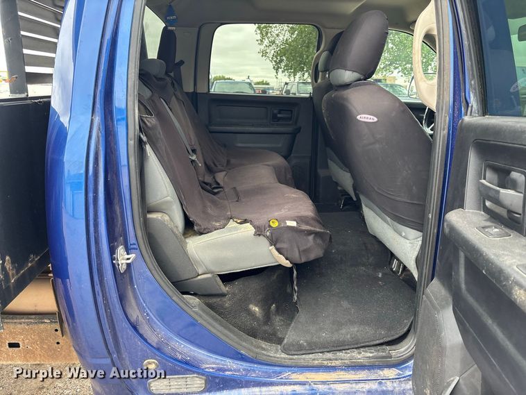 image for item FK3732 2016 RAM Dodge 2500 Crew Cab flatbed pickup truck