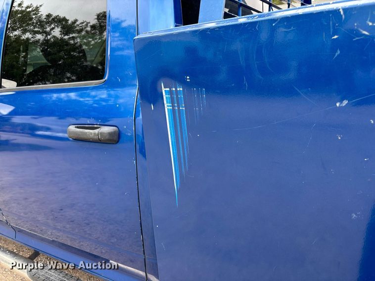 image for item FK3733 2018 Dodge Ram 3500 Crew Cab utility bed pickup truck