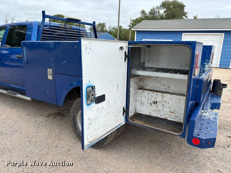 image for item FK3733 2018 Dodge Ram 3500 Crew Cab utility bed pickup truck