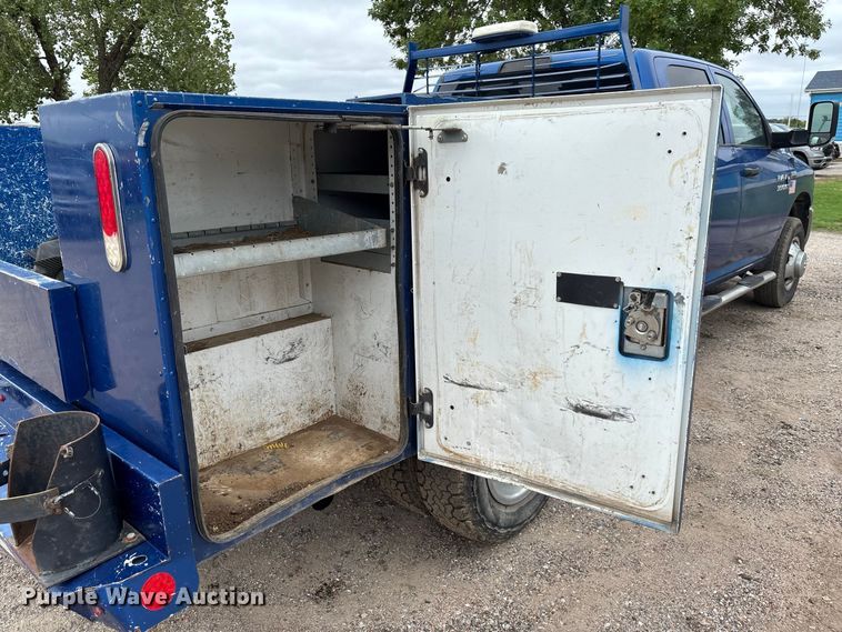 image for item FK3733 2018 Dodge Ram 3500 Crew Cab utility bed pickup truck