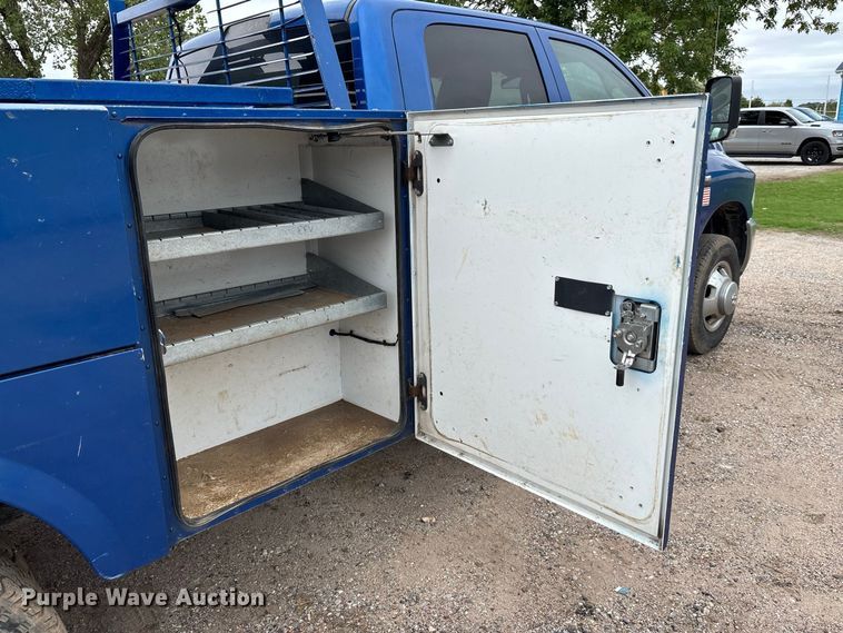 image for item FK3733 2018 Dodge Ram 3500 Crew Cab utility bed pickup truck