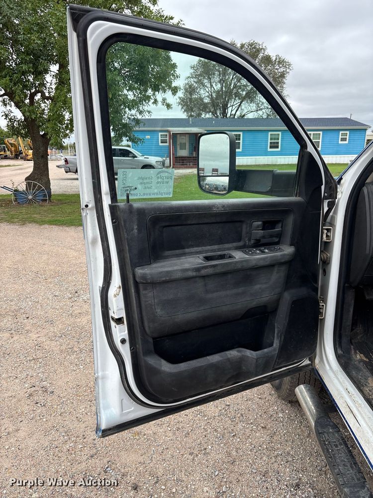 image for item FK3733 2018 Dodge Ram 3500 Crew Cab utility bed pickup truck