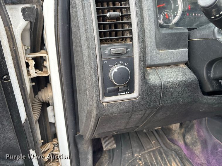 image for item FK3733 2018 Dodge Ram 3500 Crew Cab utility bed pickup truck
