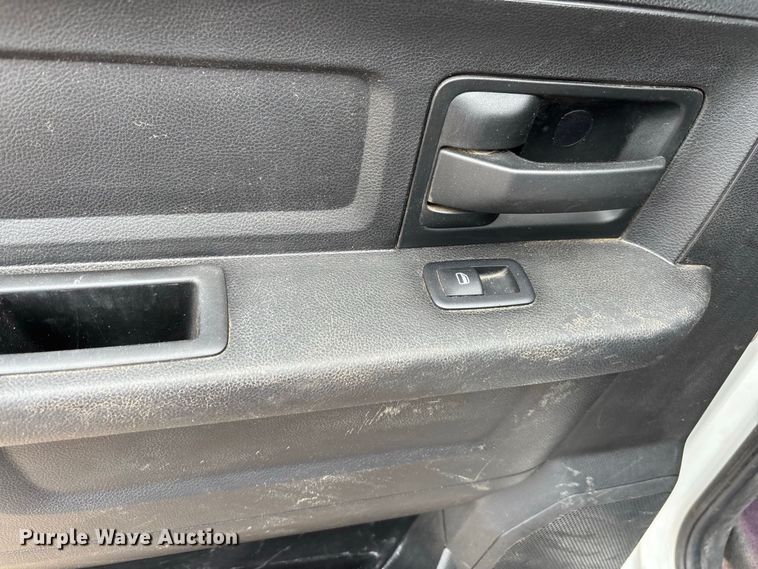 image for item FK3733 2018 Dodge Ram 3500 Crew Cab utility bed pickup truck