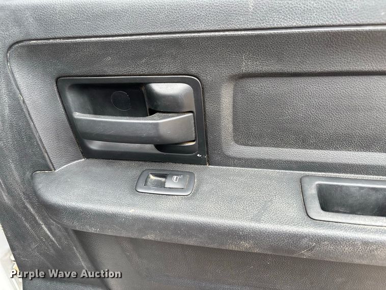 image for item FK3733 2018 Dodge Ram 3500 Crew Cab utility bed pickup truck