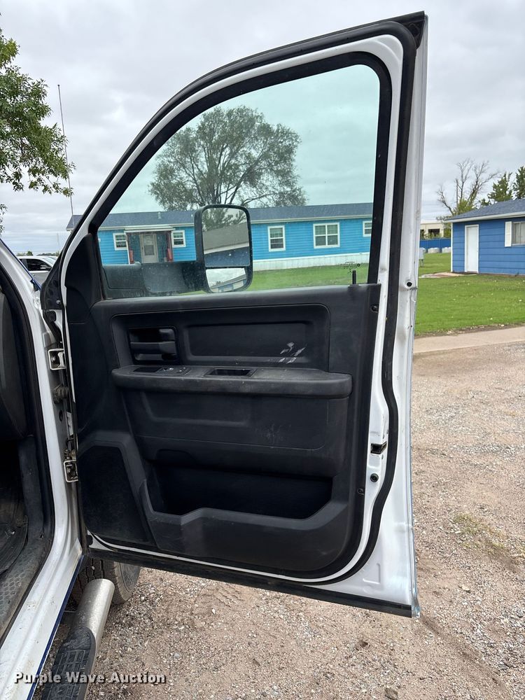 image for item FK3733 2018 Dodge Ram 3500 Crew Cab utility bed pickup truck