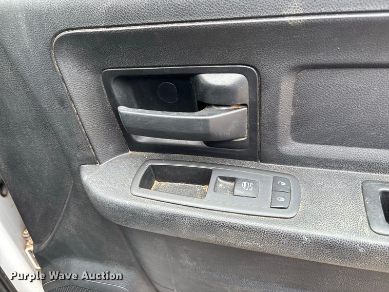 image for item FK3733 2018 Dodge Ram 3500 Crew Cab utility bed pickup truck
