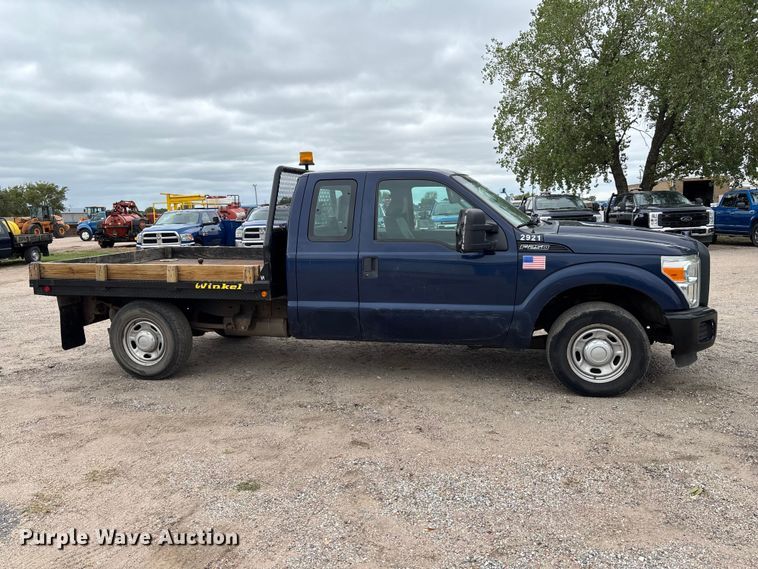 image for item FK3734 2012 Ford F250 XL Ext cab flatbed pickup truck